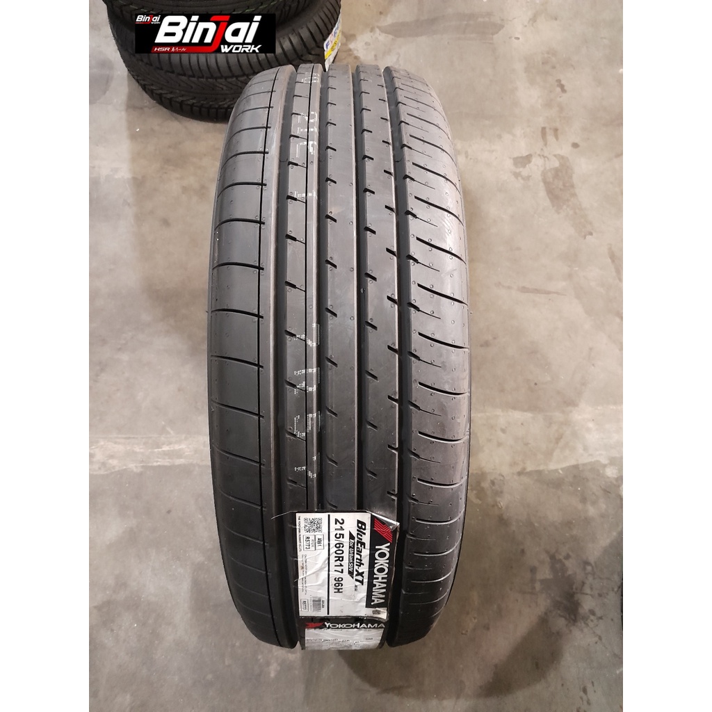 ban mobil tubles import YOKOHAMA bluearth XT-AE61 215 60 R17