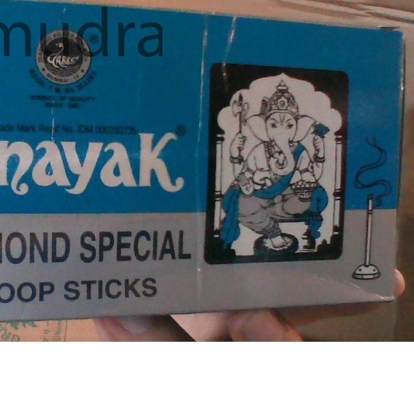 ➬ Buhur Dupa Stik India Vinayak Agarbatthi Diamond Special Gaharu ✲