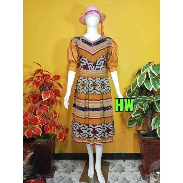 baju pesta wanita tenun