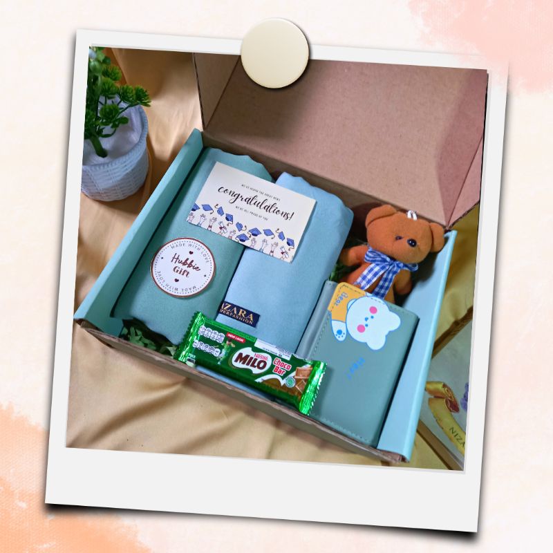 

KADO WISUDA / HAMPERS WISUDA / KADO ULTAH / KADO BIRTHDAY / HAMPERS BIRTHDAY