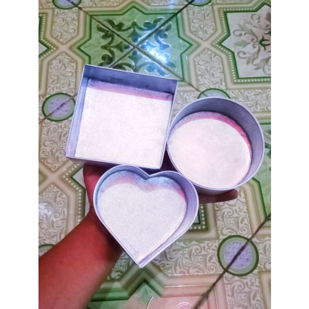 

loyang 3 macam berbeda bentuk 10×10cm tinggi 7cm