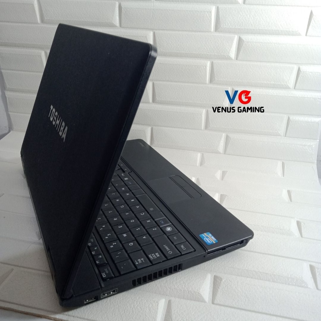 Laptop Thosiba Dynabook Satelite B554 Intel Core i5 - 4GB RAM / HDD 500GB / Murah