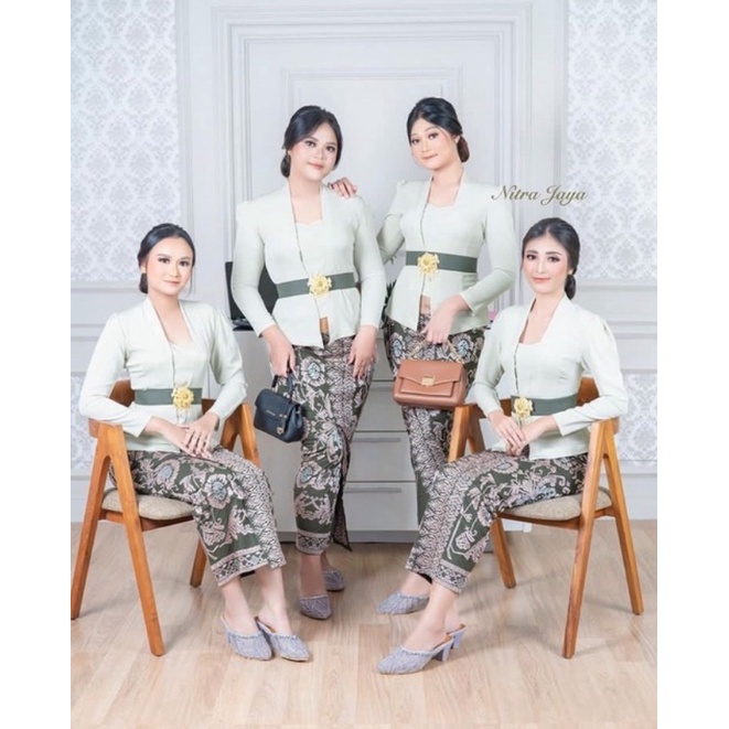 Kebaya Snowy Sage Green