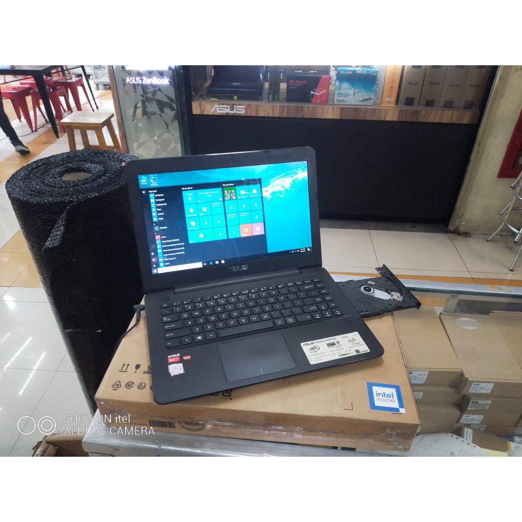 laptop Leptop seken second bekas LAPTOP ASUS X454Y AMD A8 7410 RADEON RAM 4GB SSD 128 zoom siap pakai