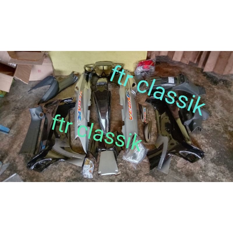 Cover Bodi halus Kasar Vega r old lama vega r lama silver hitam