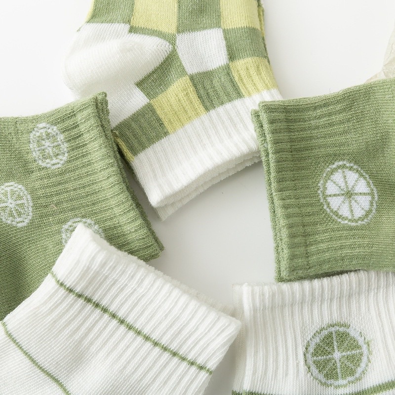 Kaos Kaki Korean Motif Lime Unisex