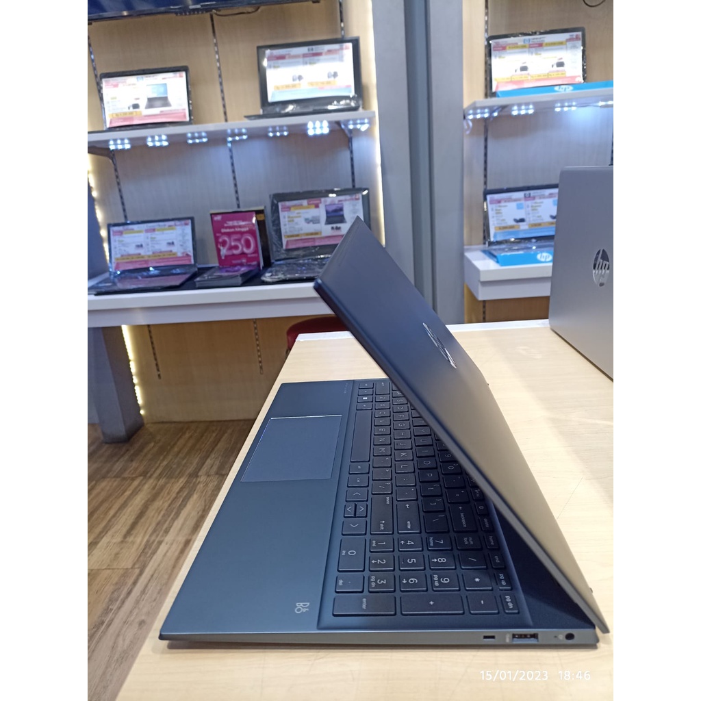 Laptop HP Pavilion 15 Ryzen 7 5700U 8GB 512GB SSD FHD Windows 11 Blue