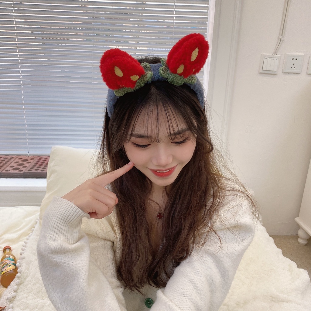 Bando Bandana Korea Style Ikat kepala stroberi tiga dimensi yang lucu Wanita Aksesoris / Bando Karakter Telinga Bear Lucu Korea Headband Bandana Ikat Kepala Cuci Muka Wanita Beruang Stroberi Mewah Ikat Kepala Jepit Rambut