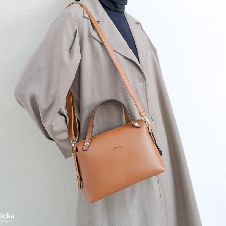 CHEKOUT Flicka Sling Bag S 135 RUSSET