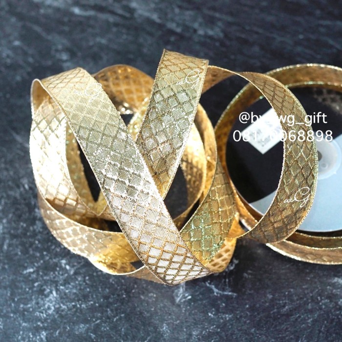 

⭐BISA COD⭐ Pita Emas Motif Corak Kotak; Lebar 2.5 cm; Panjang 25 yard