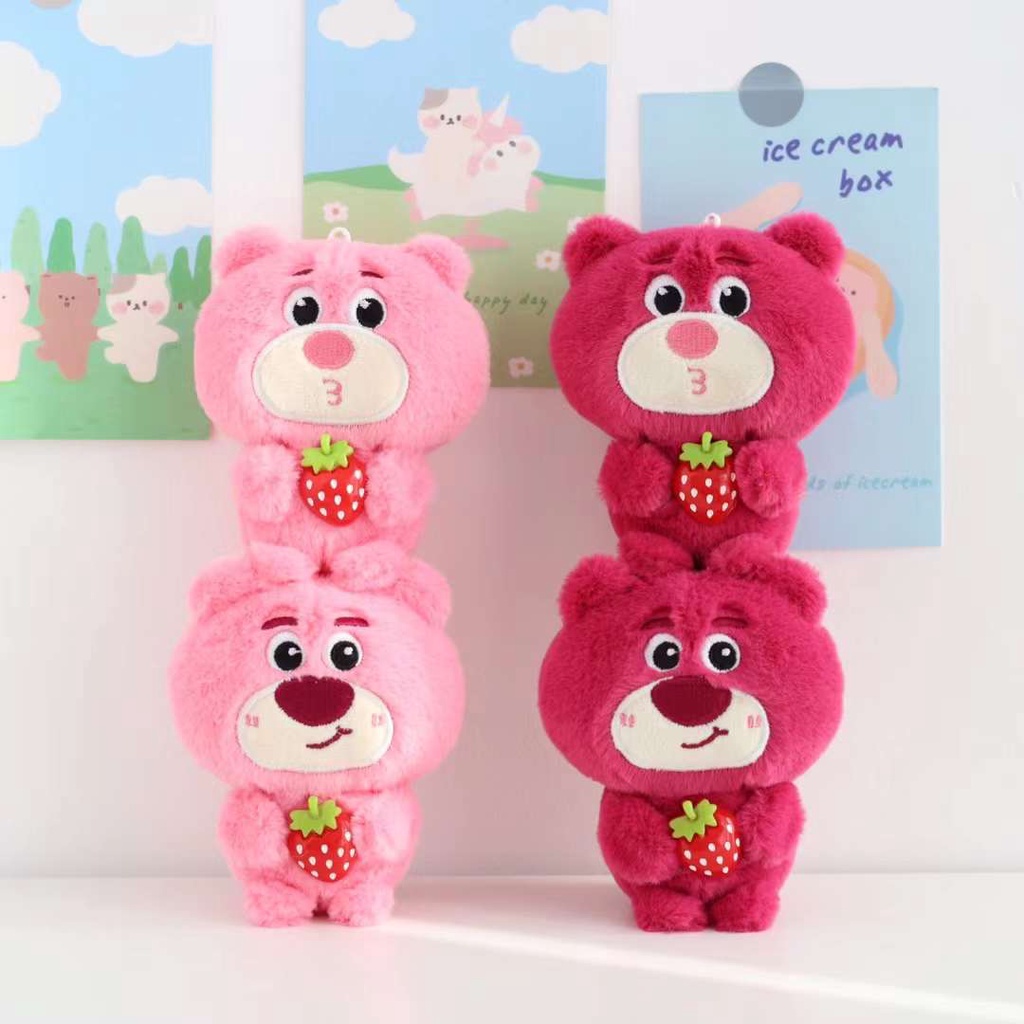 Gantungan Kunci Boneka Lotso Pegang Strawberry Dekorasi Tas