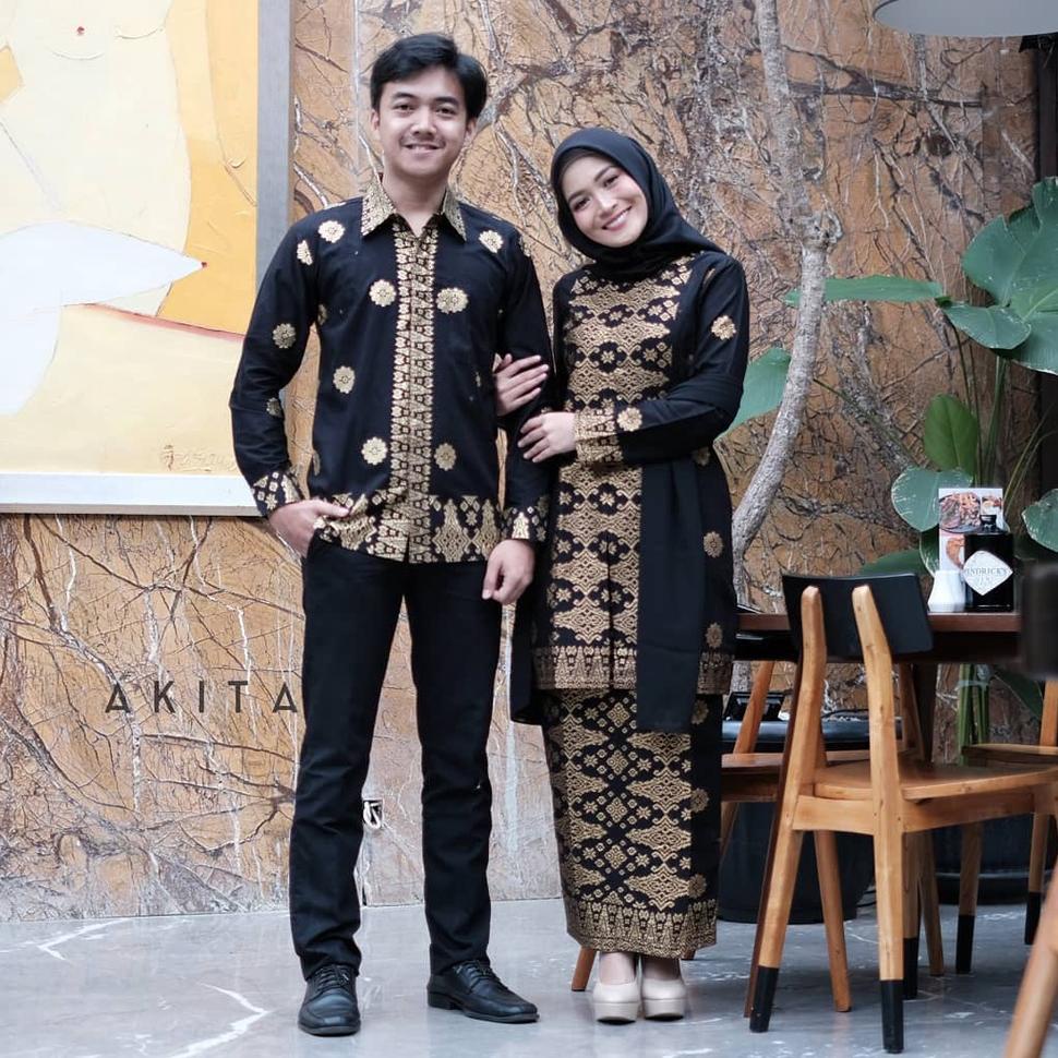 STOK TERBATAS [COUPLE XXL] Baju Batik Brukat Sarimbit Batik Kebaya Tunik Kebaya Batik Kebaya Kemeja 