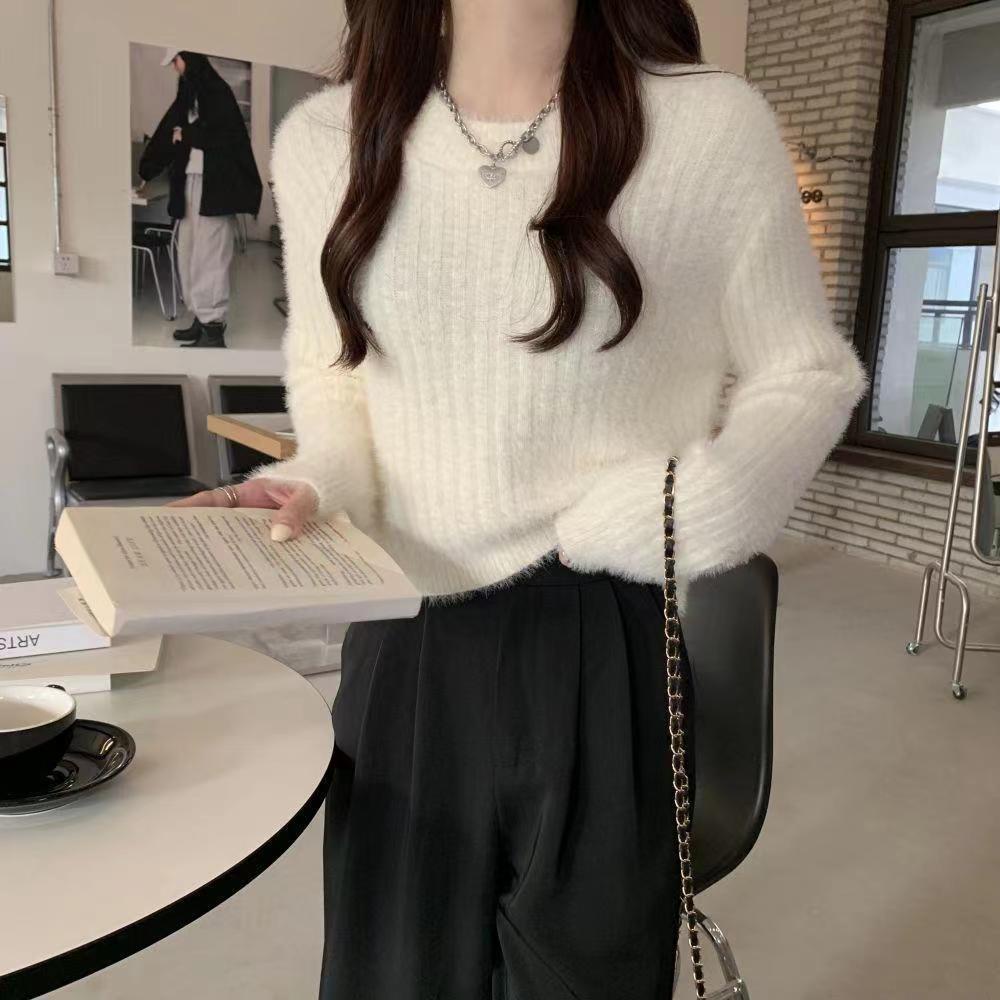 Sweater Bulu Rajut Polos Wanita Lengan Panjang Knitwear Putih Oversize