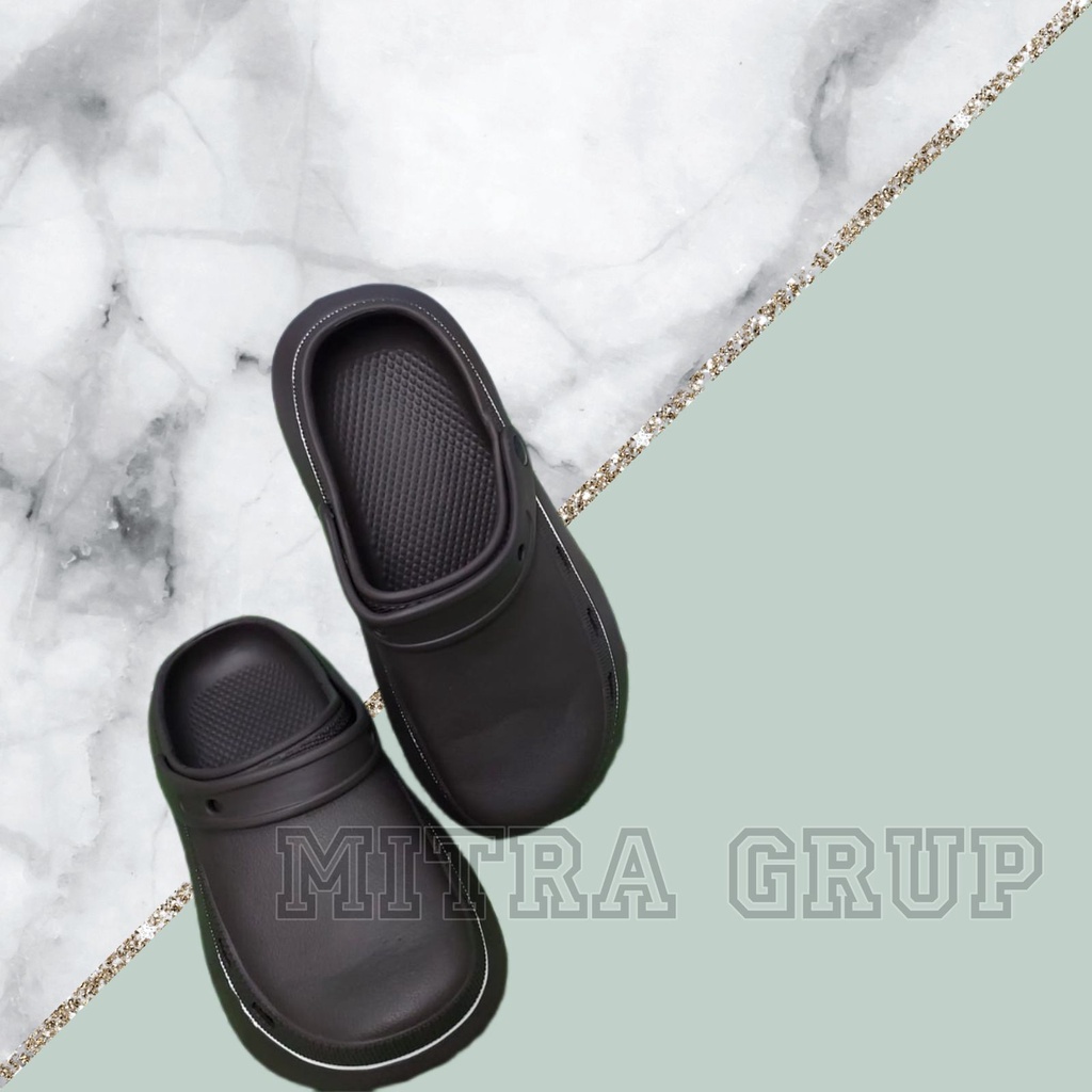 V11 Sandal Pria Model Baim Anti Air Nyaman/Sandal Kodok Pria/Sandal Perawat Polos/Sepatu Sandal Polos DK BY SMOLL