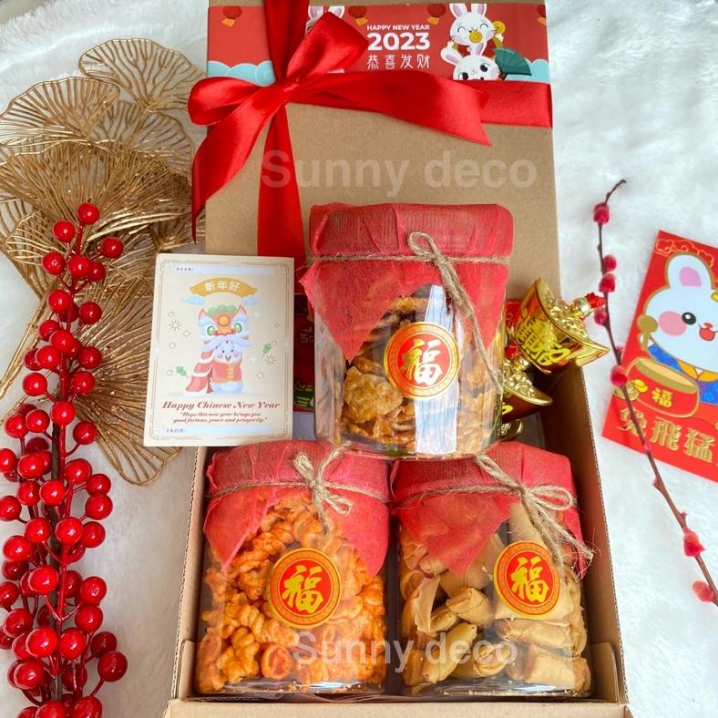 

(Ready) Hampers Parcel Jakarta 2023- Hadiah Natal Imlek Idul Fitri Parcel - Bingkisan Natal Murah - Cookies Natal - Christmas Cookies - Kue Natal - Hampers Imlek Cny Parcel Imlek Kue Imlek Chinese New Year Souvenir Sincia Parcel Lebaran Ramadhan