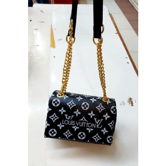 SELEMPANG WANITA UKURAN KECIL HITAM/LV MINIBAG LST