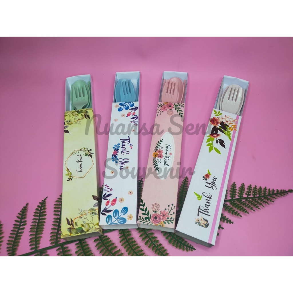 Souvenir Pernikahan Sendok Set Plastik Sendok Makan SGS Sendok Garpu Sumpit Plastik Kemas Paper Box