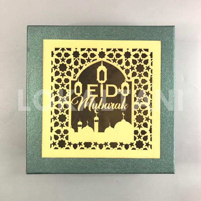 

Hardbox Lebaran Ukiran Masjid Eid Mubarak 22X22Cm/Isi 4 Toples 250Gr 076