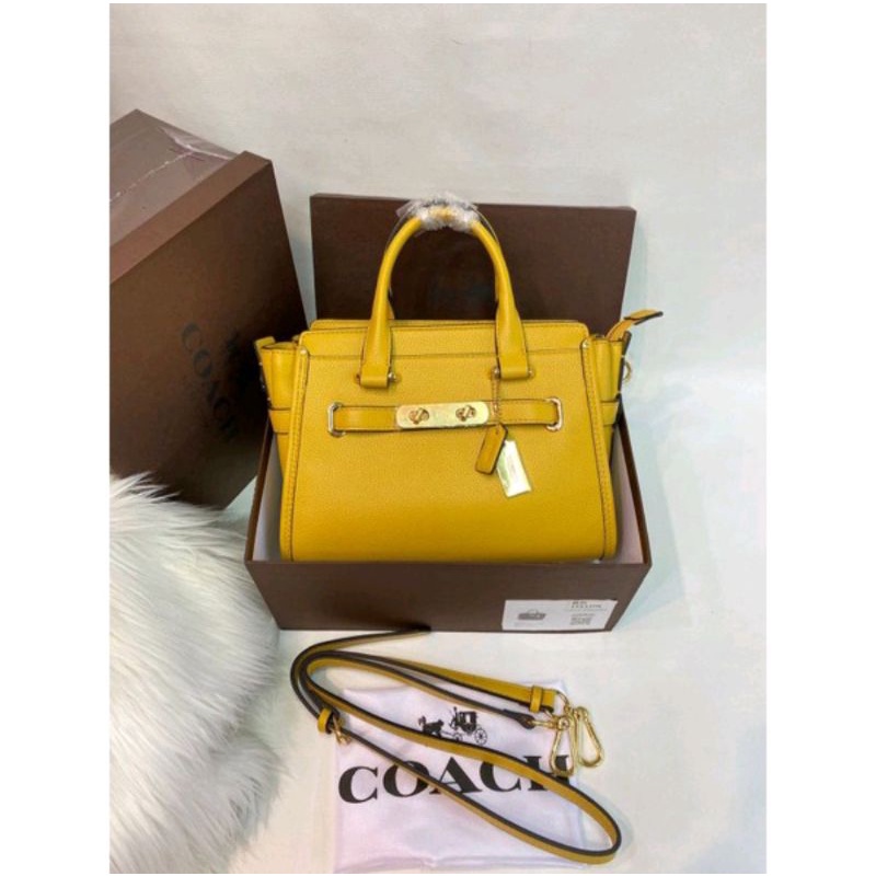 COACH SWAGGER Semprem Bag - Yellow