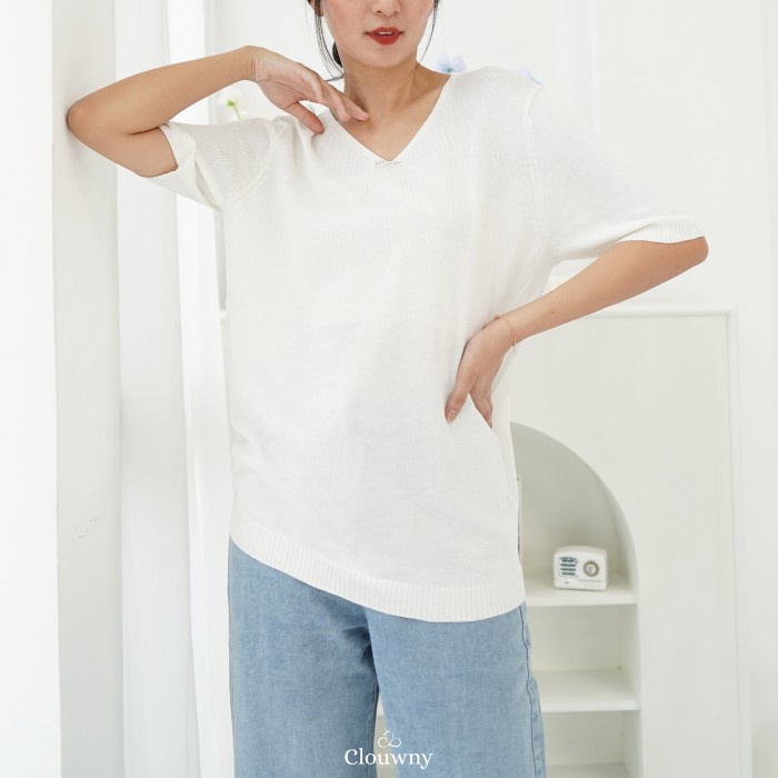 Atasan Wanita CLOUWNY Atasan Wanita Glitter Jaewon Vneck Glitter Top Baju Wanita - White Trend Impor