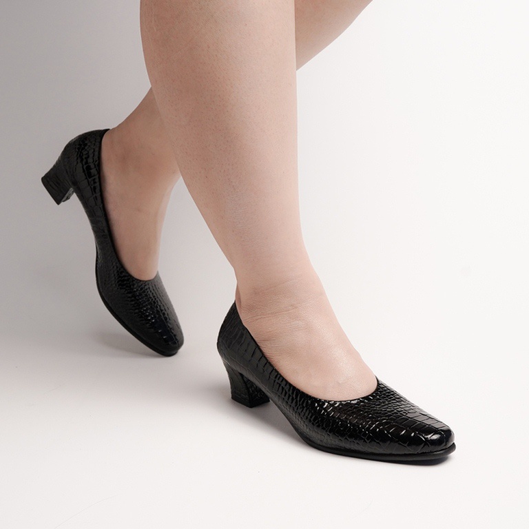 Sepatu Kantor Wanita Ukuran Besar-Jumbo | Heels Pantofel 5cm Big Size Kulit Hitam Ori Aurra