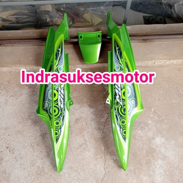 cover body belakang motor mio smile warna hijau
