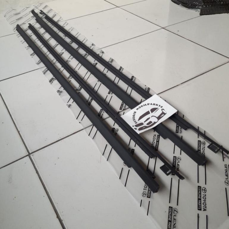 PELIPIT KACA AVANZA XENIA LAMA 2004-2015 ORIGINAL 1SET
