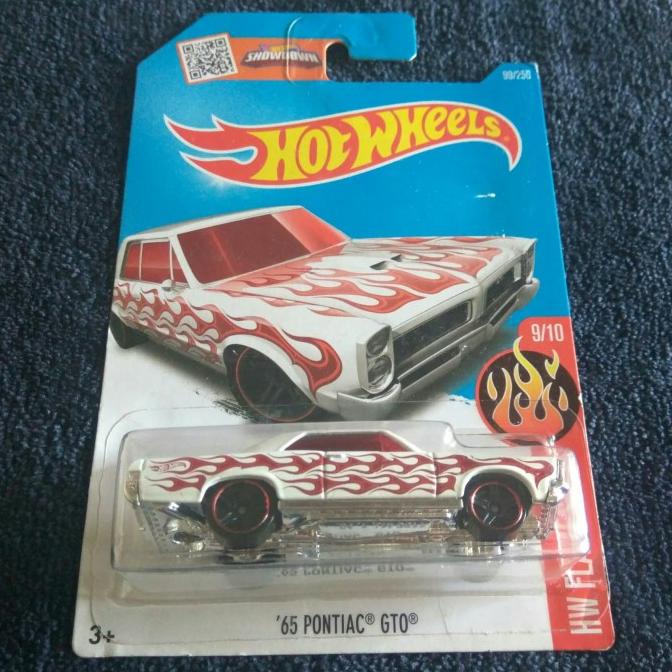 HOT WHEELS 65 PONTIAC GTO. HW FLAMES 2015 CARD. WARNA PUTIH.