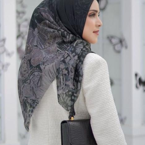 ✲ Promo Jilbab ZM Zaskia Mecca - Kayu Aro Black Scarf Kerudung Segi Empat mama-_in_fashion bukan ZM 