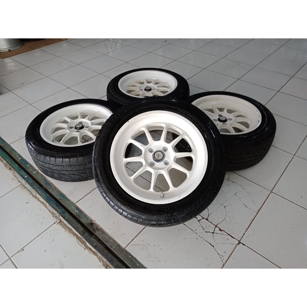 Velg Pelek Racing Bekas Copotan Mobil Chevrolet Spin R17 Pcd 4x100 Putih Ban 225 55 R17