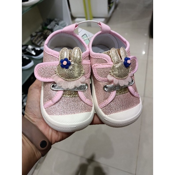 SALE sepatu anak bayi little M