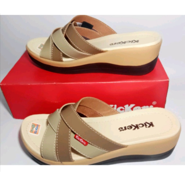 Sandal Wedges Wanita Kickers Kekinian