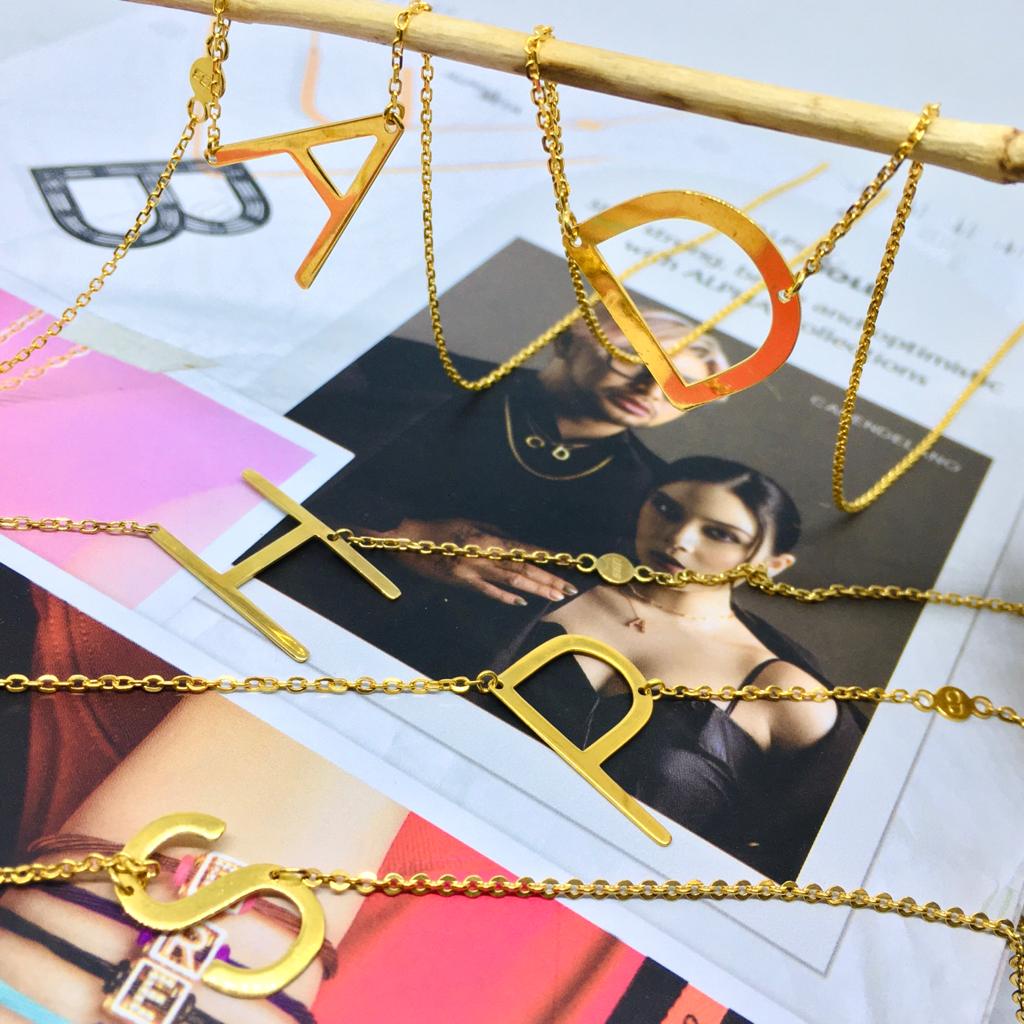 Kalung Emas Alphabet UBS 375/8K