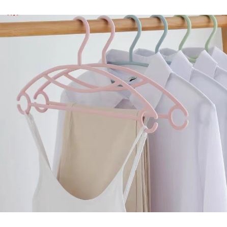Gantungan Baju Hanger Baju Celana Plastik Warna Anti Slip isi 6Pcs