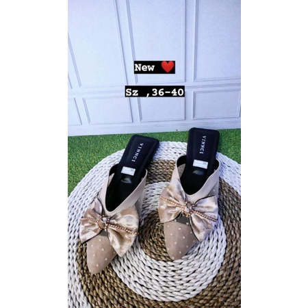 SANDAL_FLAT_VIN*CI_FURING_MULES