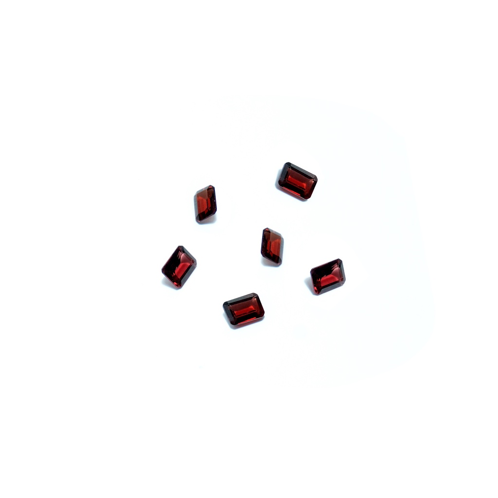 Garnet Emerald Cut | Montage by Mirage