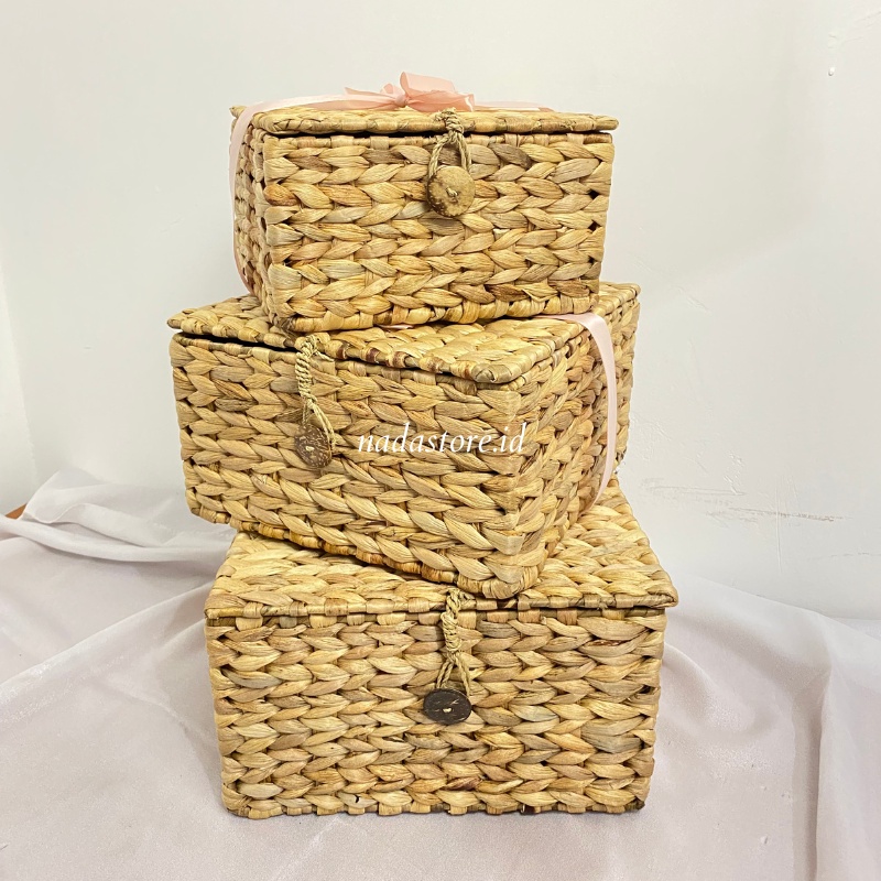 RUSTIC HOME STORAGE BOX MULTIFUNGI / HAMPERS BOX / KOTAK PARCEL /Keranjang Anyaman Eceng Gondok