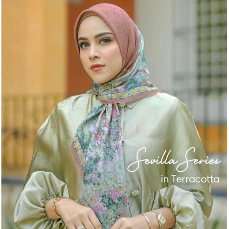 Button scarves The Sevilla series