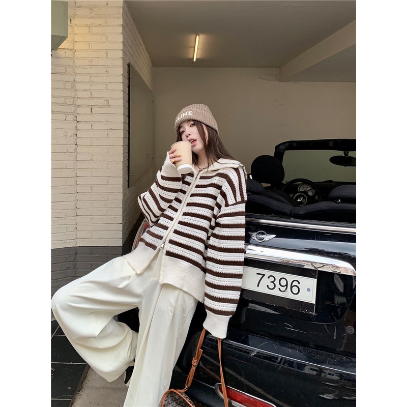 Red Gaya Korea Kerah Bergaris Lengan Panjang Sweater Wanita Musim Gugur dan Musim Dingin Desain Lembut Rasa Niche Ritsleting Rajutan Cardigan top Coat