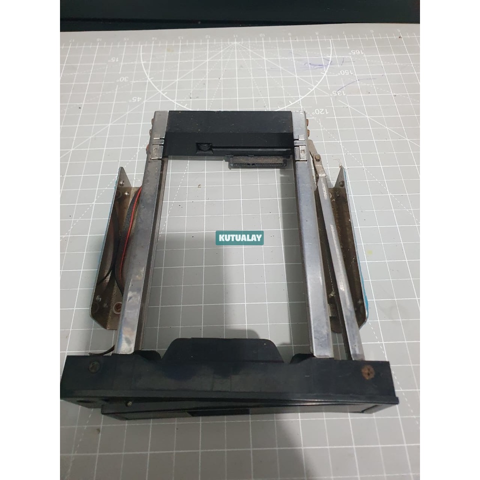 Orico 1106SS Internal 3.5 HDD dipasang ke slot CD Room CPU