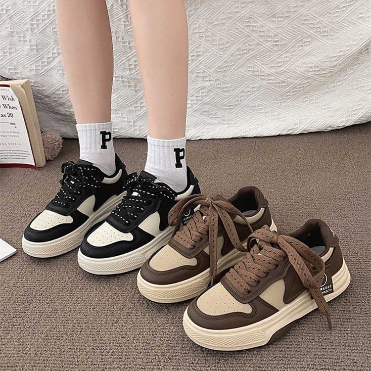 [ Import Design ] Sepatu Sneakers Wanita Import Premium Quality ID200