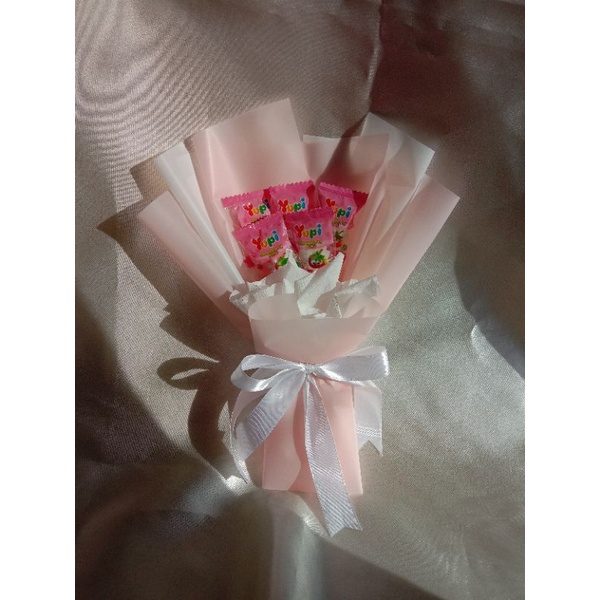 

BUKET YUPI | BOUQUET | PERMEN | HADIAH | WISUDA | ULANG TAHUN | KADO | ANNIVERSARY|