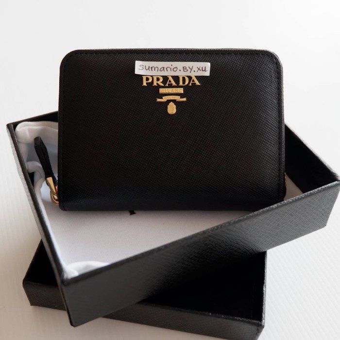 

Card Wallet Holder Dompet Kartu Kulit Saffiano Asli Prada Star Seller