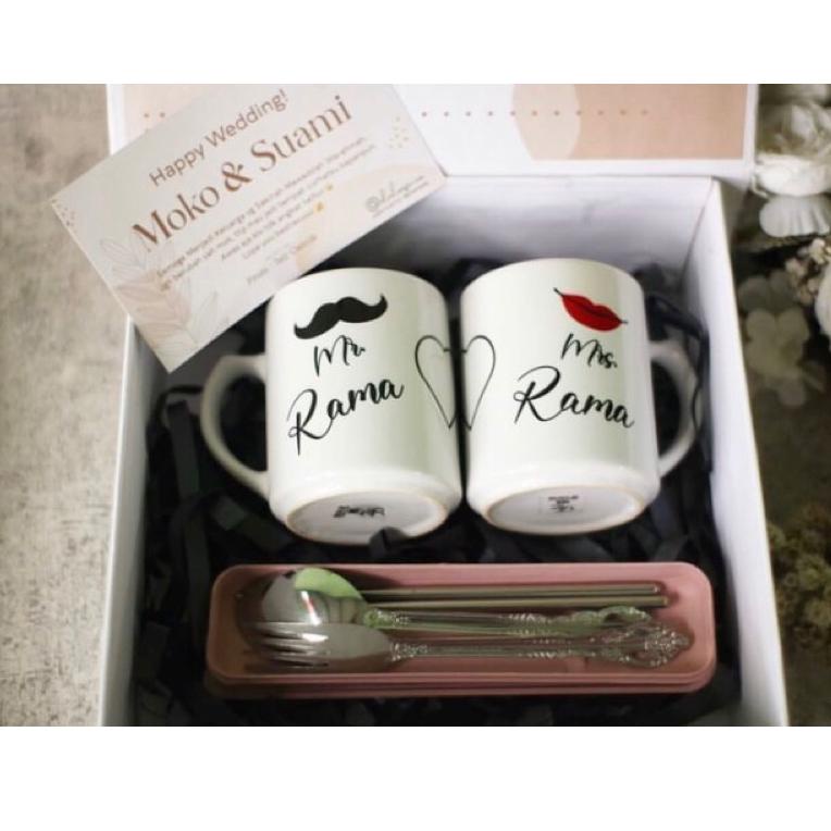 

LANGSUNG KIRIM Kado Hampers Premium Wedding Mug Couple dg Set Sendok Custom Desain & Foto