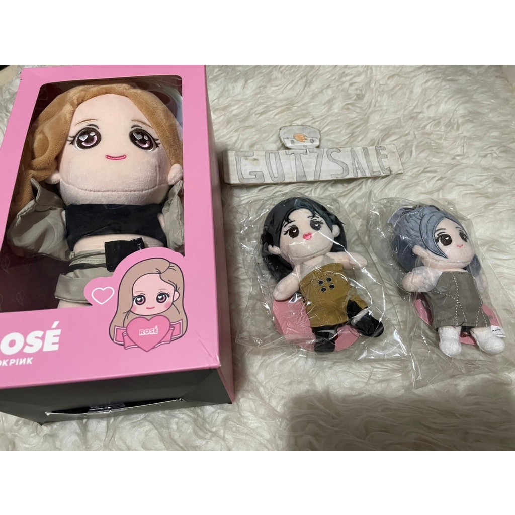 BLACKPINK CHARACTER KEYRING  JISOO / ROSE  HYLT OFFICIAL / PLUSH DOLL ROSE OFFICIAL / BONEKA BLACKPI