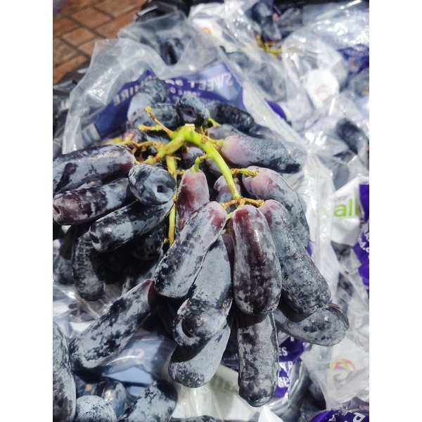 buah anggur hitam sweet saphire moondrop (1kg)