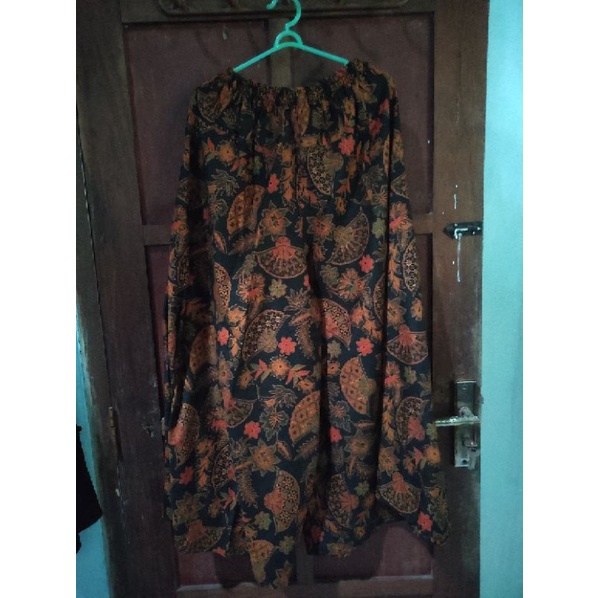 PRELOVED - CELANA KULOT JUMBO BATIK