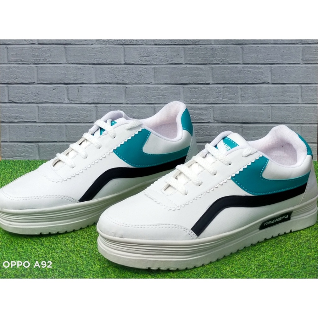 Sepatu Sneakers Wanita Sport Shoes White