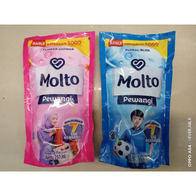 MOLTO PEWANGI 250 ML