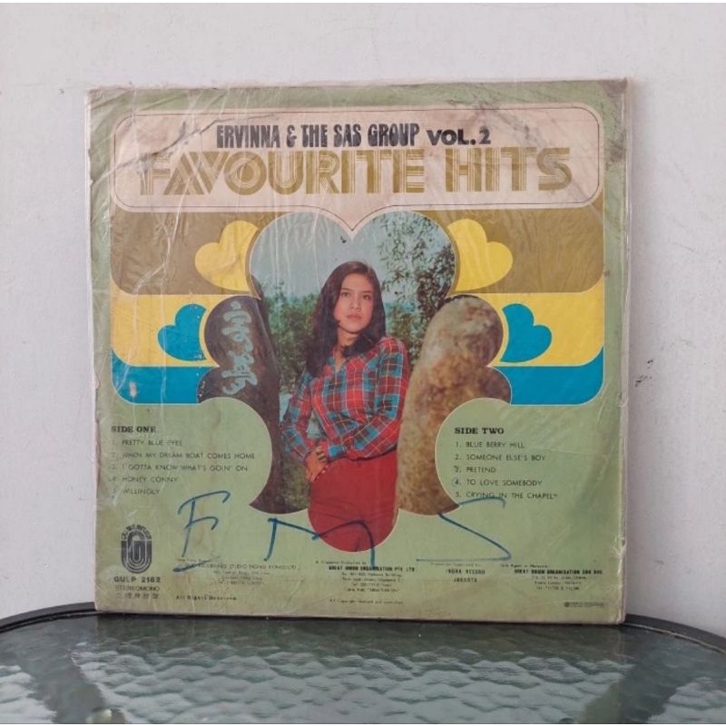 Vinyl Piringan Hitam 12 inch Pretty Blue Eyes-Ervinna